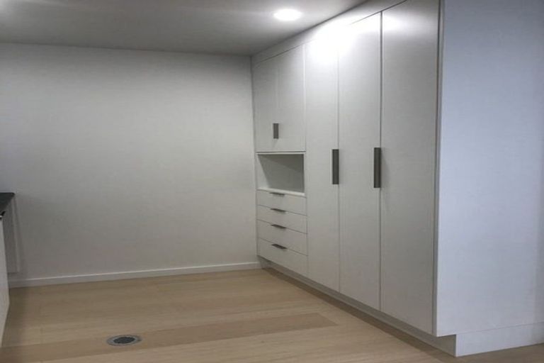 Photo of property in Quantum On Thorndon Quay, 163 Thorndon Quay, Pipitea, Wellington, 6011