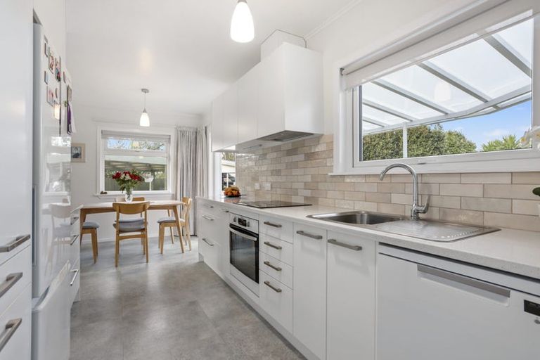 Photo of property in 89 Gloria Avenue, Te Atatu Peninsula, Auckland, 0610