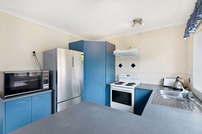 Photo of property in 18 Liddesdale Place, Papakura, 2110