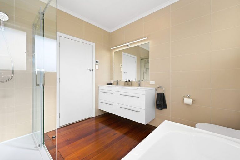 Photo of property in 168 Victoria Street, Cambridge, 3434