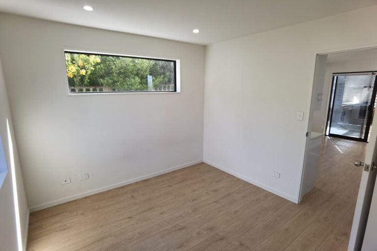 Photo of property in 46 Ayton Drive, Totara Vale, Auckland, 0629