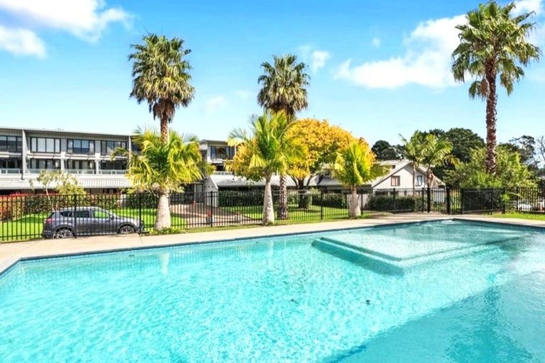 Photo of property in 4e/30 Westward Ho, Glen Eden, Auckland, 0602