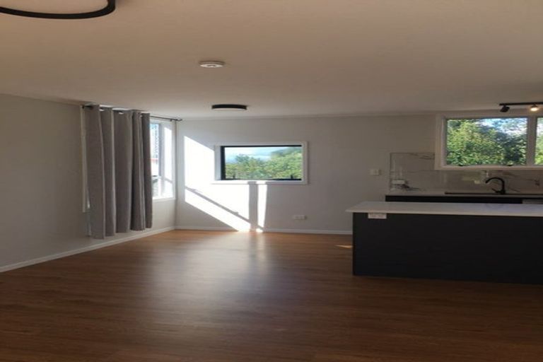 Photo of property in 22 Edgeworth Road, Glenfield, Auckland, 0629
