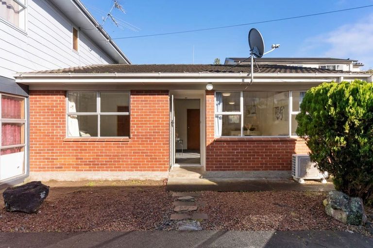 Photo of property in 1/14 Aotea Road, Glen Eden, Auckland, 0602