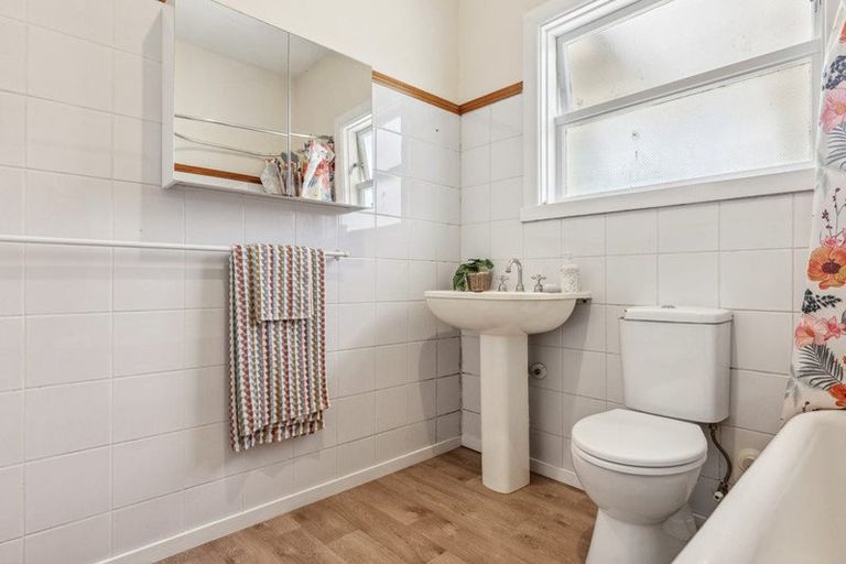 Photo of property in 15 Clarendon Terrace, Woolston, Christchurch, 8023