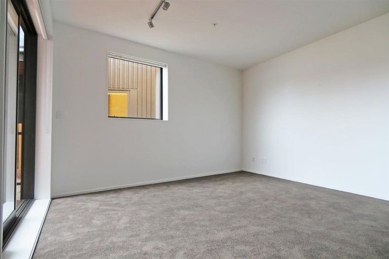 Photo of property in The Firemans Apartments, 206/321 Jackson Street, Petone, Lower Hutt, 5012