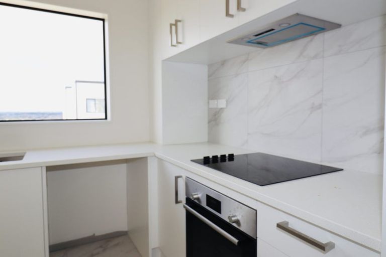 Photo of property in 9 Heketara Place, Papakura, 2110