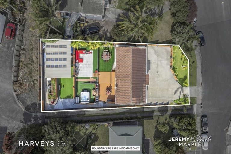 Photo of property in 21 Scotstoun Place, Glen Eden, Auckland, 0602