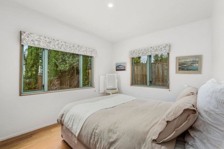 Photo of property in 2 Milton Road, Northcote Point, Auckland, 0627