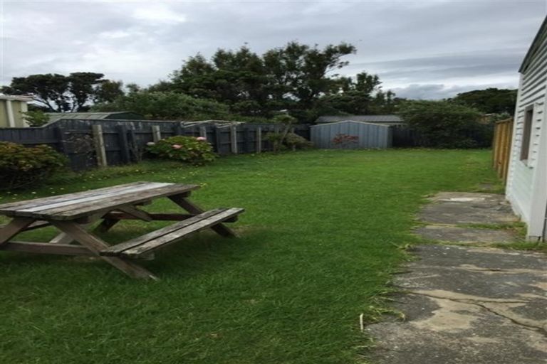 Photo of property in 173 Onepu Road, Lyall Bay, Wellington, 6022