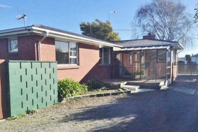 Photo of property in 21 Inwoods Road, Parklands, Christchurch, 8083