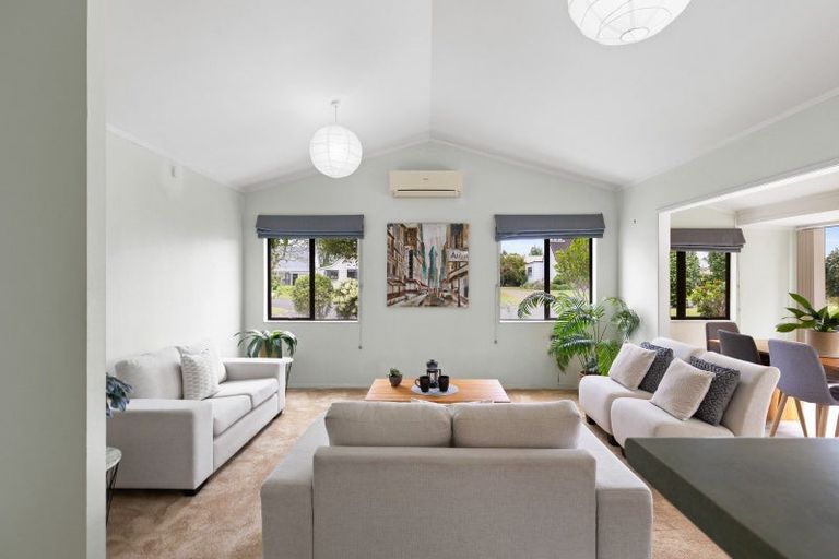 Photo of property in 19 Kingfisher Way, Te Kowhai, Hamilton, 3288