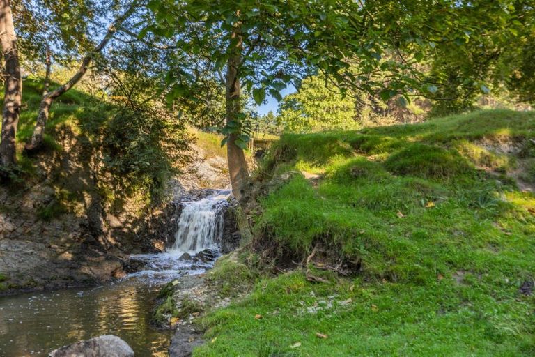 Photo of property in 28 Cemetery Road, Waipawa, 4273