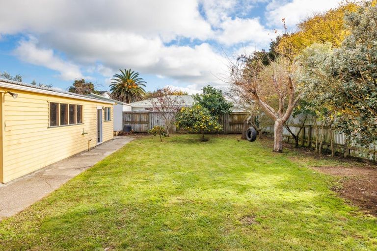 Photo of property in 2 Oban Place, Awapuni, Palmerston North, 4412