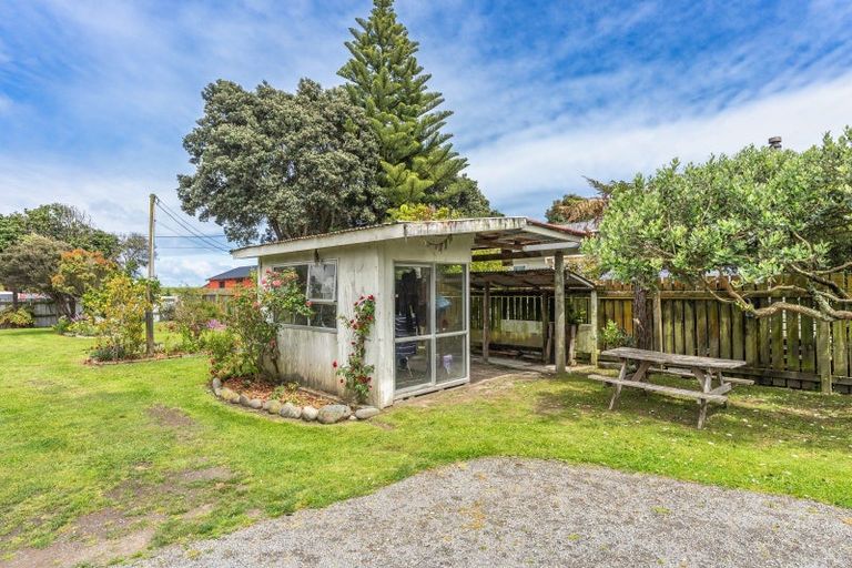 Photo of property in 22 Kiharoa Street, Otaki Beach, Otaki, 5512