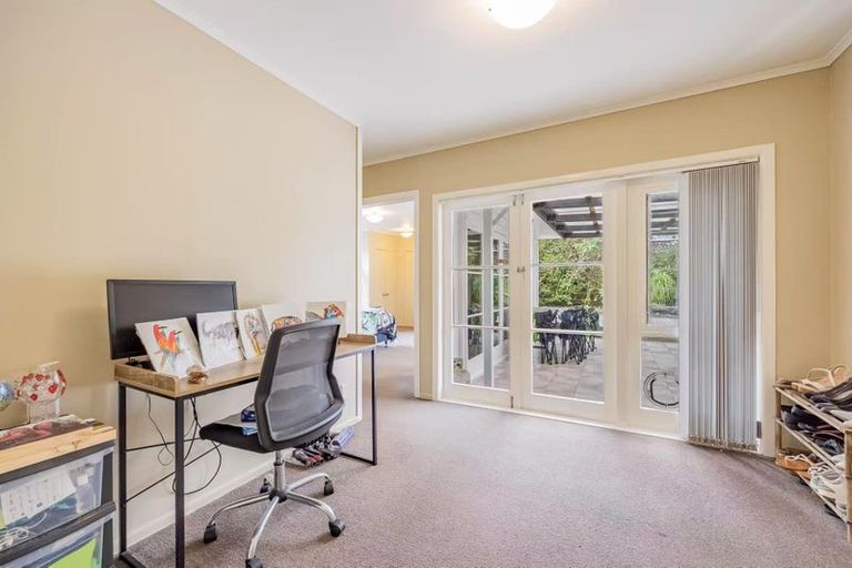 Photo of property in 6 William Souter Street, Forrest Hill, Auckland, 0620