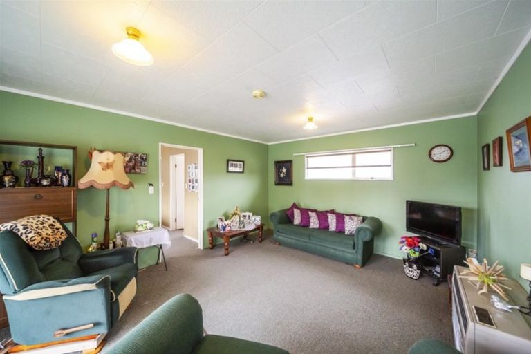 Photo of property in 57 Murray Avenue, Hawera, 4610