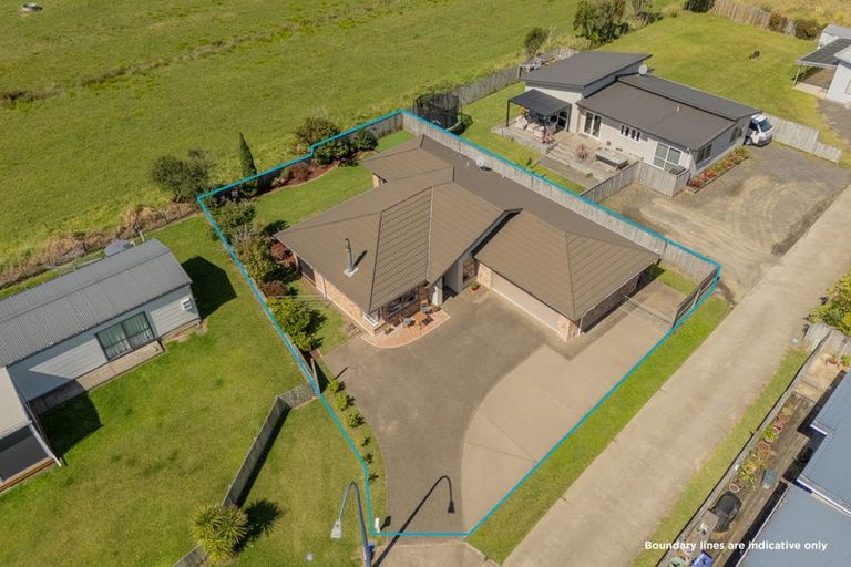 Photo of property in 48 Carina Way, Whitianga, 3510