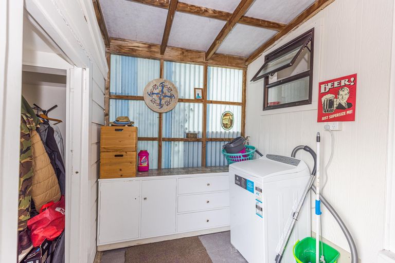 Photo of property in 9 Manuka Street, Castlecliff, Whanganui, 4501