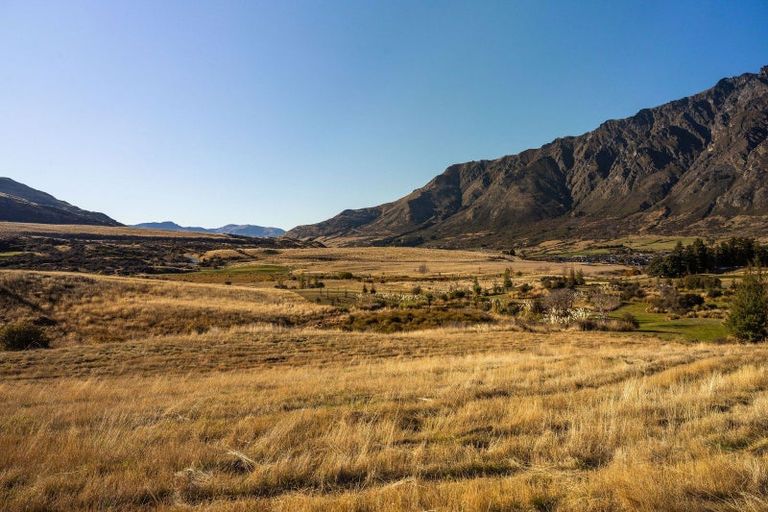 Photo of property in 4 Fairway Drive, Jacks Point, Queenstown, 9371