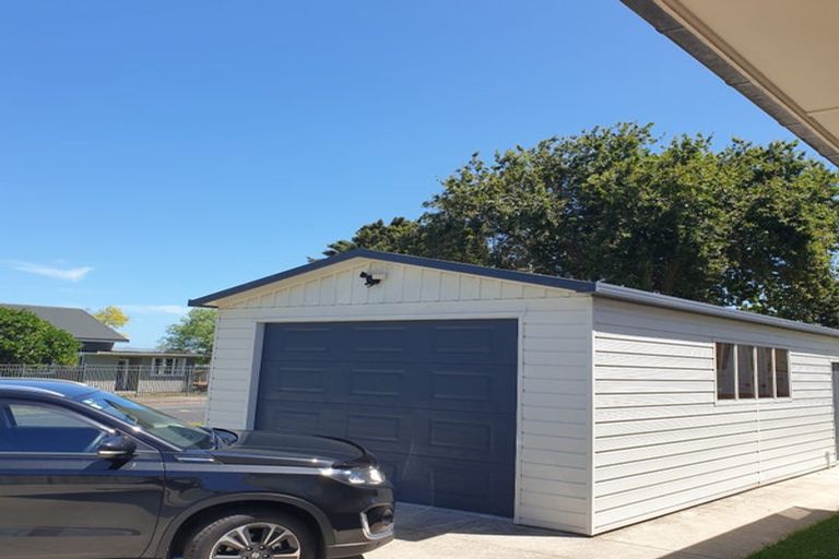 Photo of property in 3 View Road, Waiuku, 2123