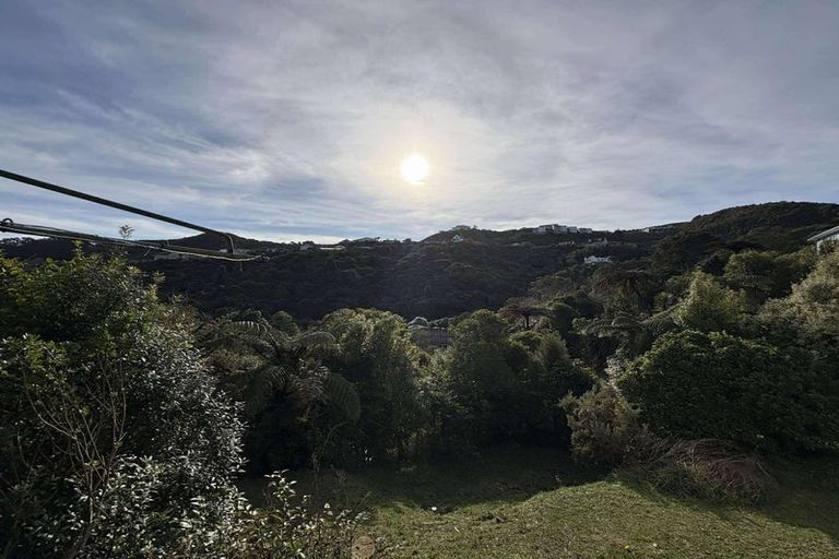 Photo of property in 21 Montgomery Avenue, Karori, Wellington, 6012
