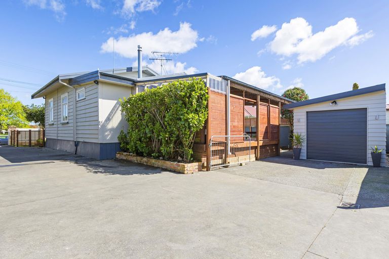 Photo of property in 12 Gibson Road, Tuakau, 2121
