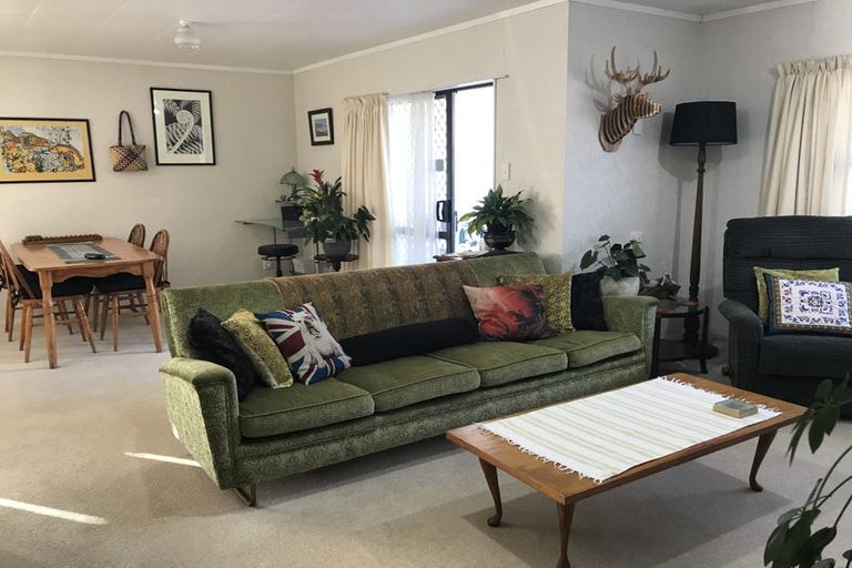 Photo of property in 2/41 Carnarvon Street, Gisborne, 4010
