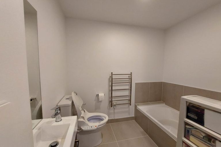 Photo of property in 2/210 Karori Road, Karori, Wellington, 6012