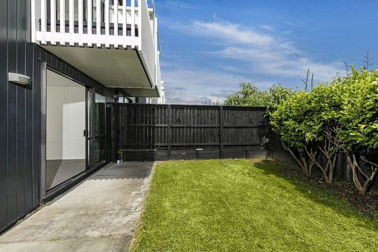 Photo of property in 21 Carder Court, Hobsonville, Auckland, 0618