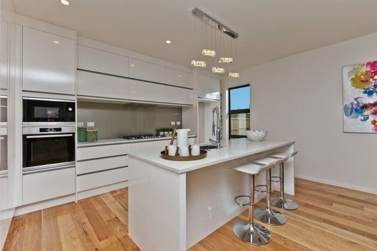 Photo of property in 18 Spyglass Street, Red Beach, 0932