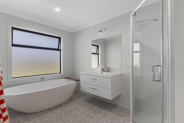 Photo of property in 6 Akatea Lane, Richmond Heights, Taupo, 3330