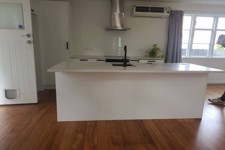 Photo of property in 82 Alfred Street, Fairfield, Hamilton, 3214