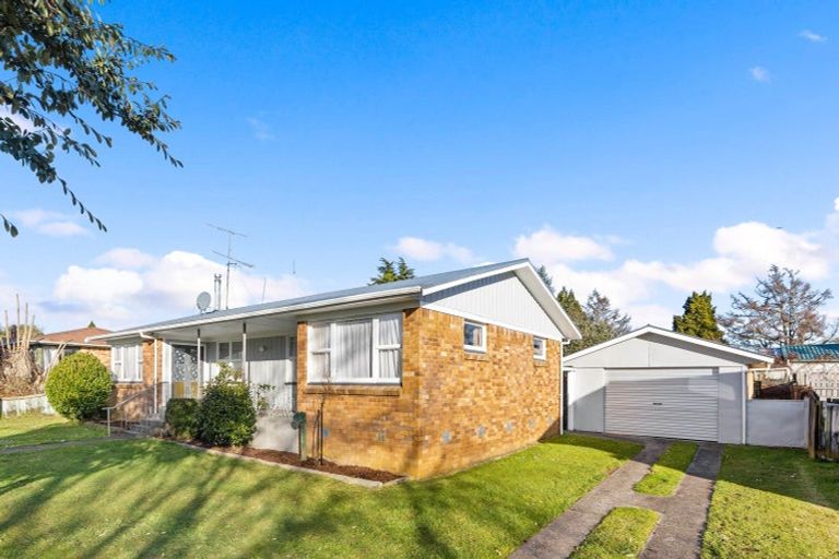 Photo of property in 17 Kenmore Place, Tokoroa, 3420
