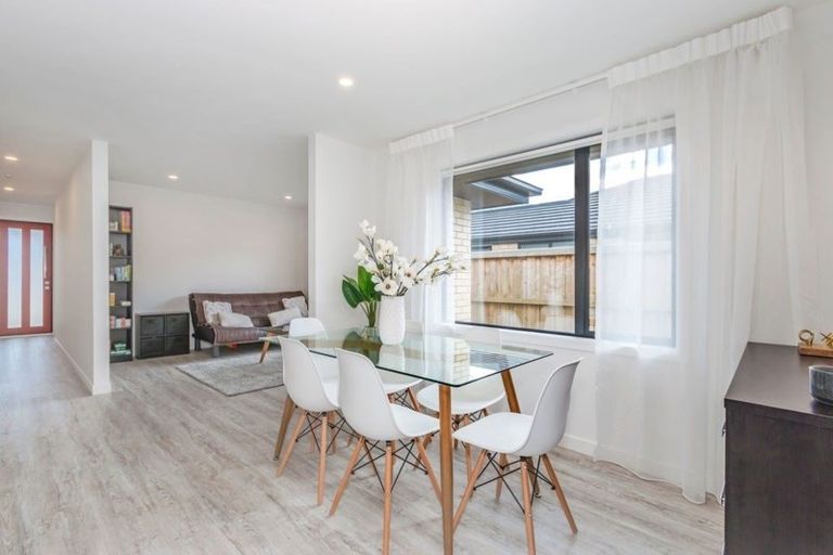 Photo of property in 4 Northmoor Boulevard, Rolleston, 7615