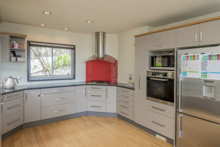Photo of property in 48 Kotare Street, Waikanae, 5036