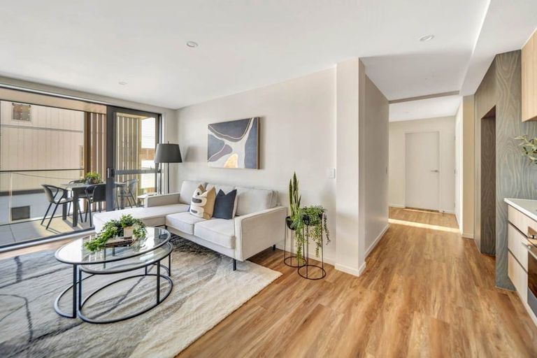 Photo of property in 1/1g Dishys Road, Flat Bush, Auckland, 2019