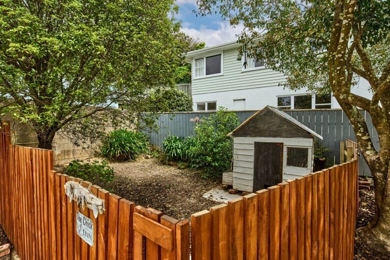 Photo of property in 14 Pembroke Street, Tawa, Wellington, 5028