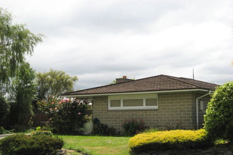 Photo of property in 6 Rosedale Place, Avonhead, Christchurch, 8042