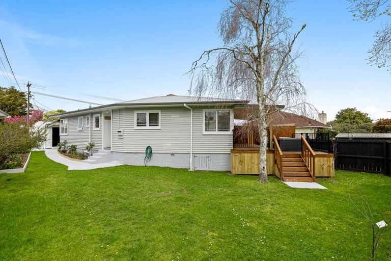 Photo of property in 1/222 Beach Haven Road, Beach Haven, Auckland, 0626