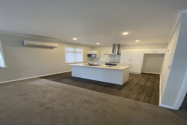 Photo of property in 230 The Esplanade, Island Bay, Wellington, 6023