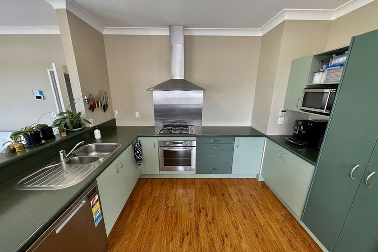 Photo of property in 35 Erlestoke Crescent, Churton Park, Wellington, 6037