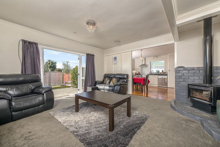 Photo of property in 30 Hill Crescent, Papakura, 2110