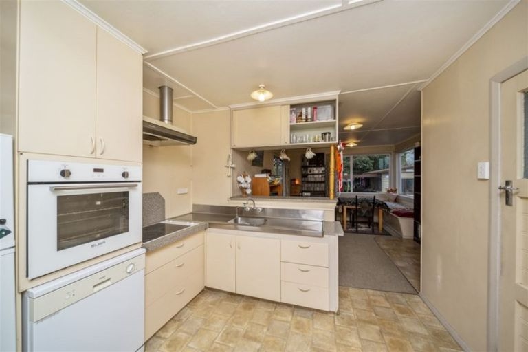 Photo of property in 172 Glover Road, Hawera, 4610