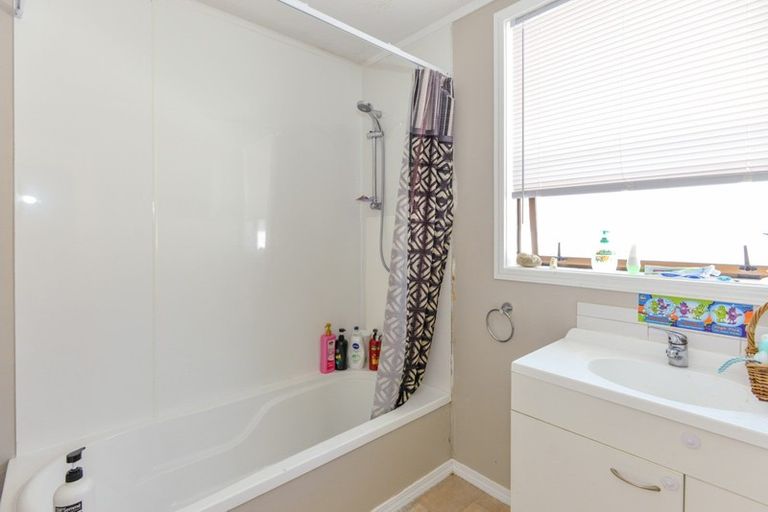 Photo of property in 910a Grove Road, Mayfair, Hastings, 4122