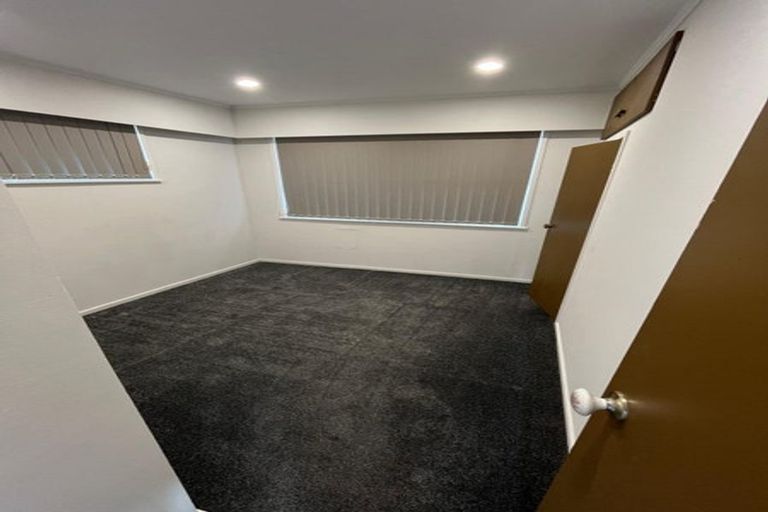 Photo of property in 99 Farquhar Road, Glendene, Auckland, 0602