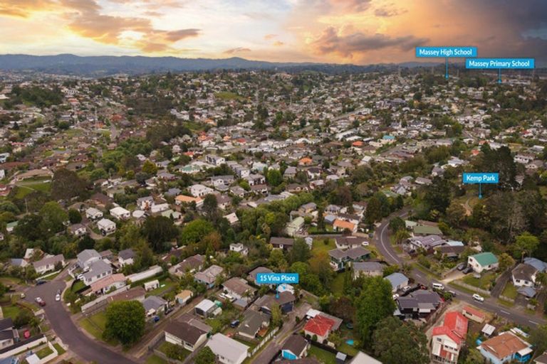 Photo of property in 15 Vina Place, Massey, Auckland, 0614