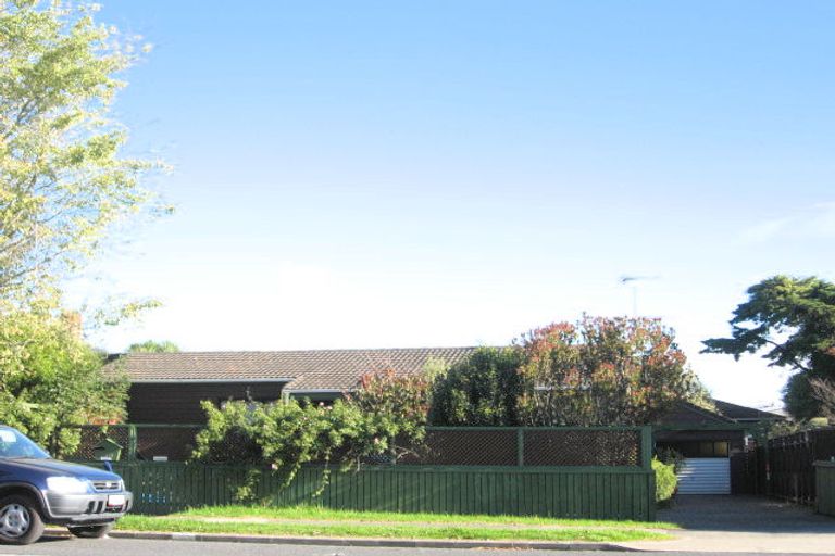 Photo of property in 135 Great South Road, Manurewa, Auckland, 2102