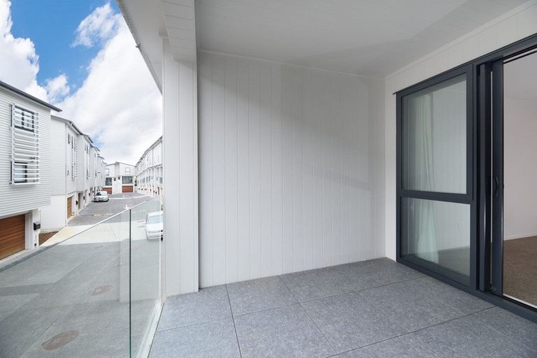 Photo of property in 36 Akeake Lane, Albany Heights, Auckland, 0632