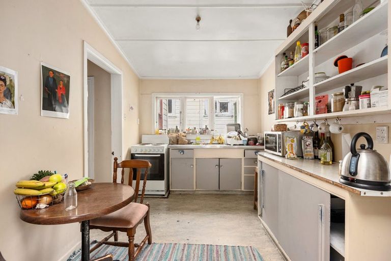 Photo of property in 130 Wallace Street, Mount Cook, Wellington, 6021